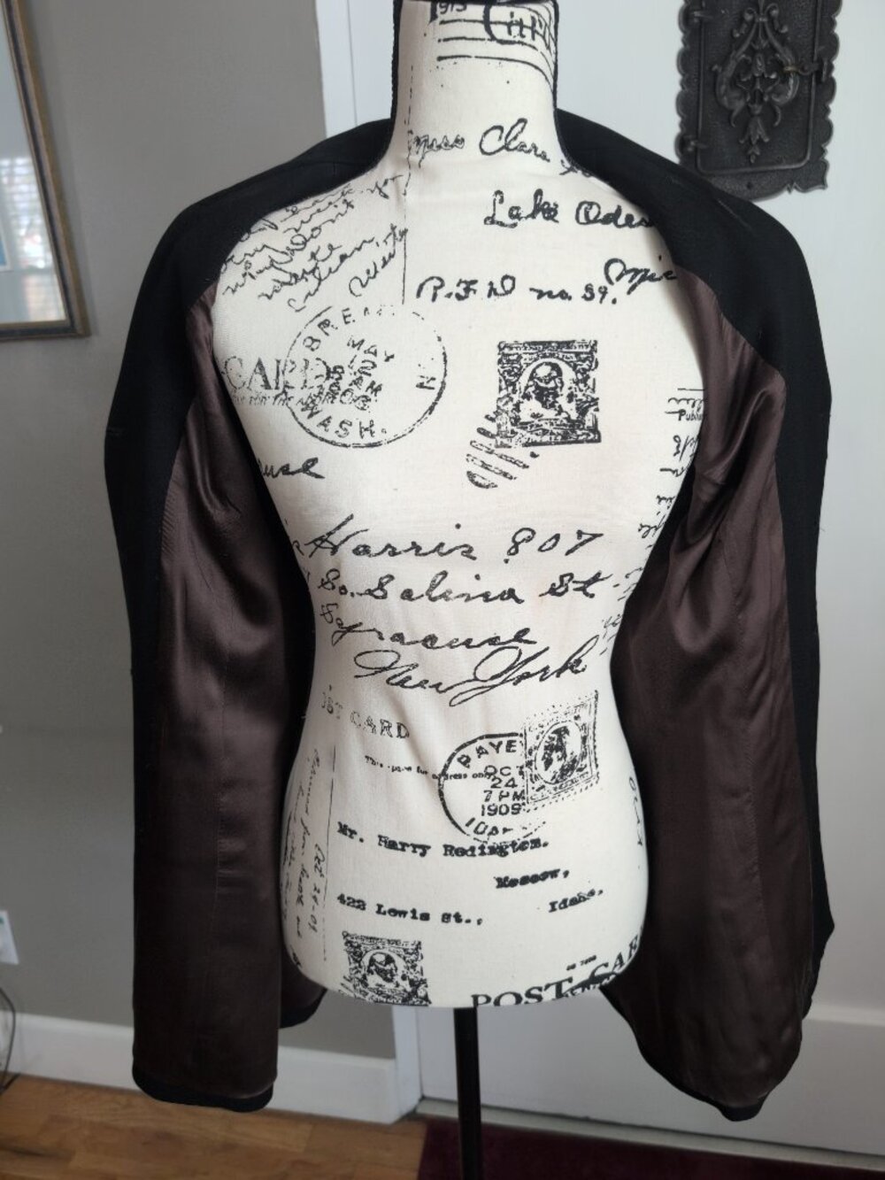 Gemma for Savvy Black Long Blazer Fully Lined w/ Buttons & Pocket Details Sz 8 - Picture 7 of 9